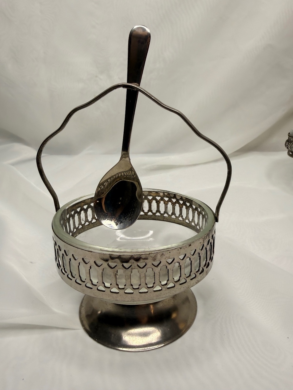 Midcentury Vintage Sheffield England Silver Plated Glass Heart Preserve Set - Picture 9 of 15